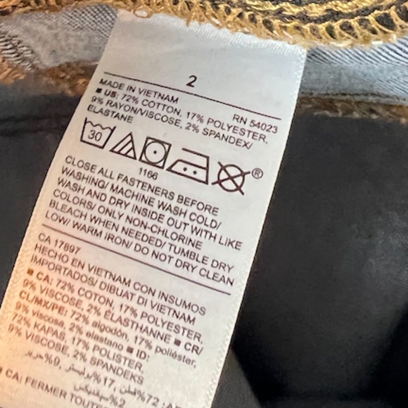 NWT: old navy Mid-Rise Distressed Rockstar Super Skinny Ankle Jeggings (2) $45 - Picture 13 of 13